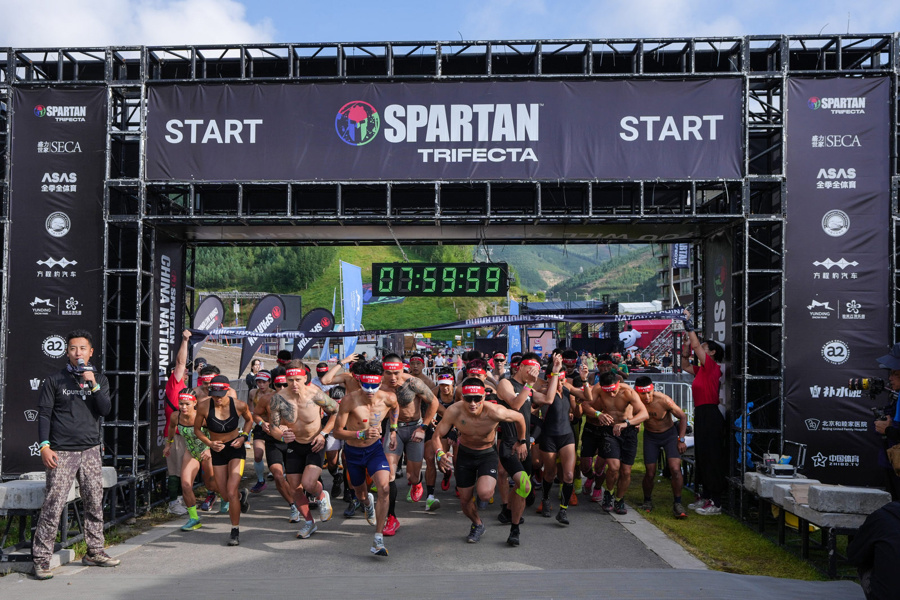 地的顶尖勇, 岁组男女冠