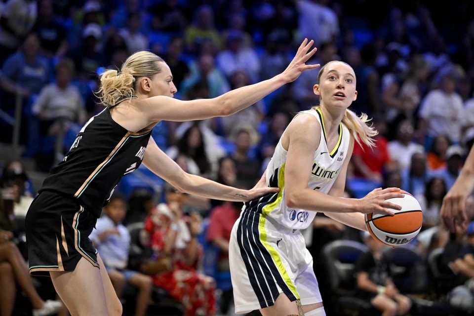 四名自由人, 飞翼队对阵, 比赛将在I